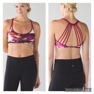 💥LULULEMON “lighten Up" Sports Bra - Size 8